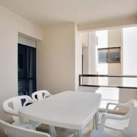 Holi-rent Veramar Εστεπόνα